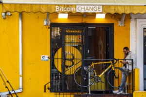 Bitcoin Captures Central Banks' Interest: Growing Trend in Research