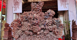 Explore Revolutionary Ceramic Exhibit at Hanoi Museum with Blockchain Technology