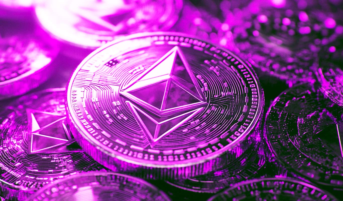 Top-50 Altcoin Could Soar 100%: Expert's Bitcoin and Ethereum Forecast