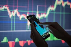 Bitcoin Dominance Wanes: Is Altcoin Season on the Horizon? Top