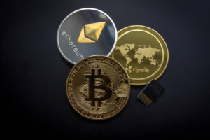 Bitcoin Hits Ceiling as Altcoin Season Takes Center Stage -