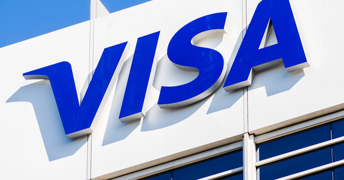 DeFi Surpasses Visa with $700bn Stablecoin Volume